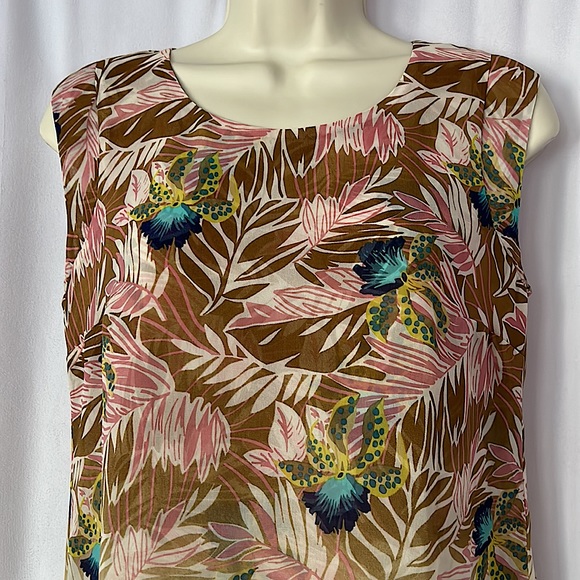 CAbi Wispy Floral Sleeveless Tank Top Shirt **Size XS** 🌸🌸 - Picture 3 of 5
